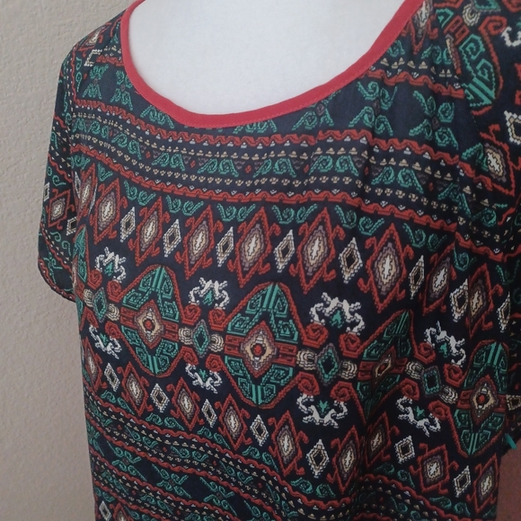 Umgee Batik Print Red Sheer Open Back Top Blouse Women's size Large - Picture 2 of 13